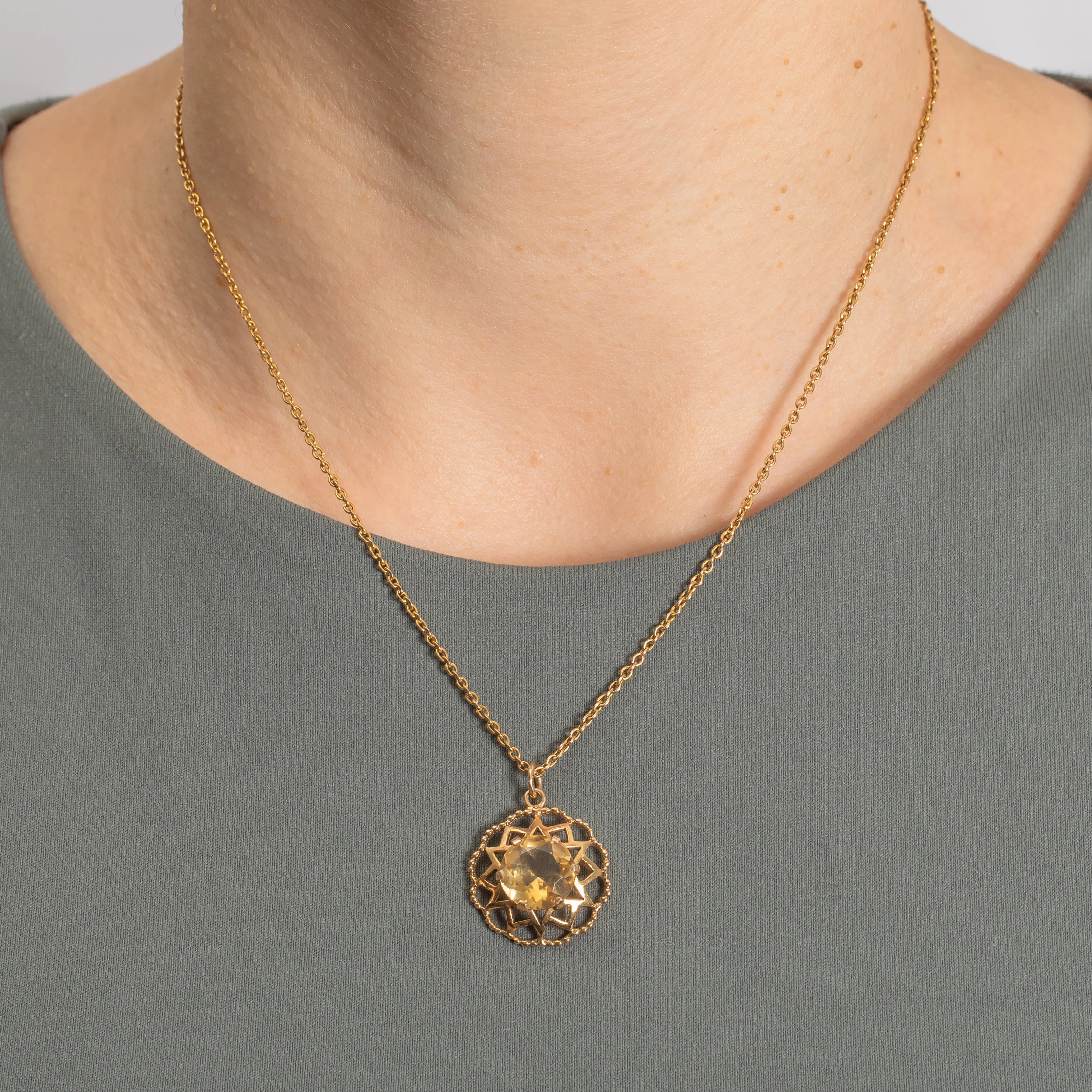 9ct Gold Citrine Openwork Pendant, 2.70ct