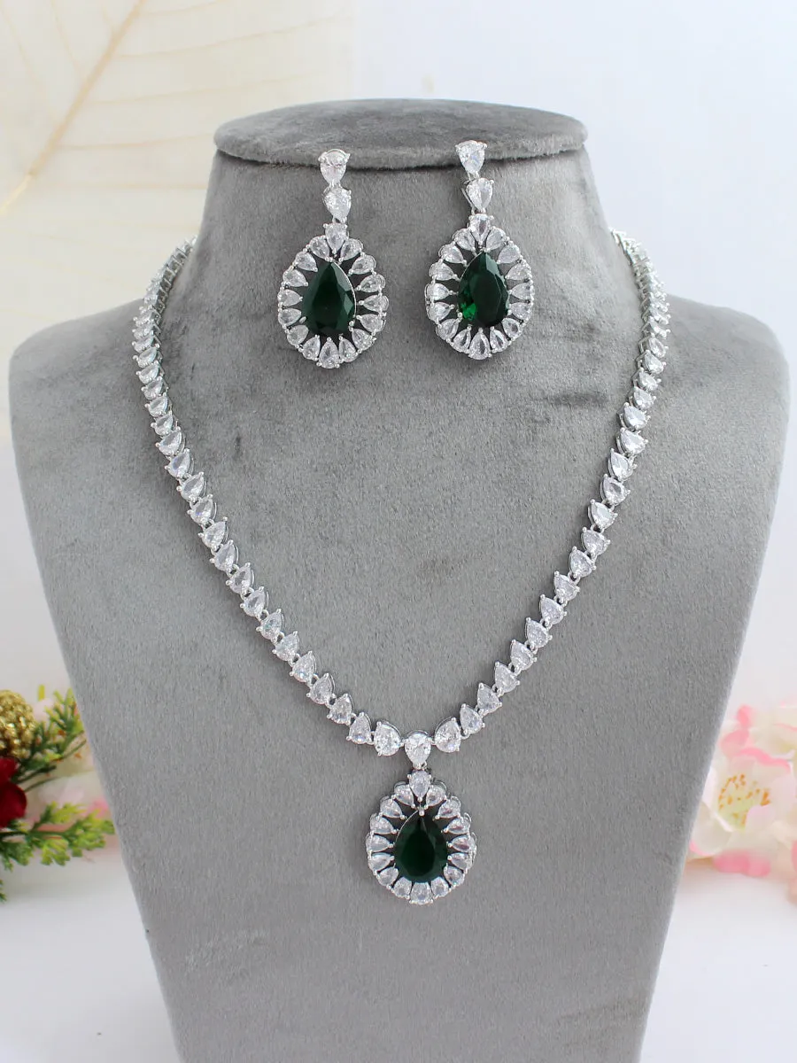 Daisy Pendant Necklace Set