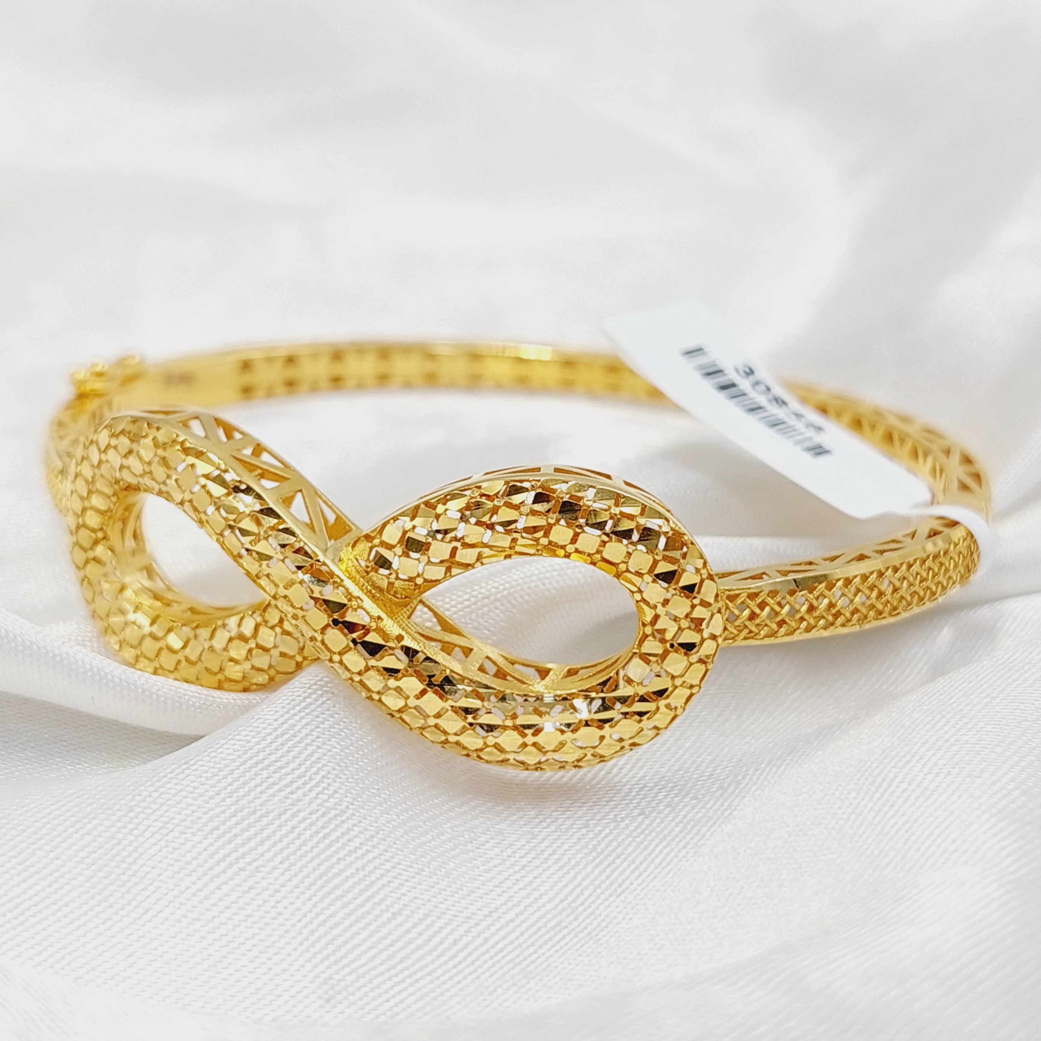 Deluxe Infinite Bangle Bracelet