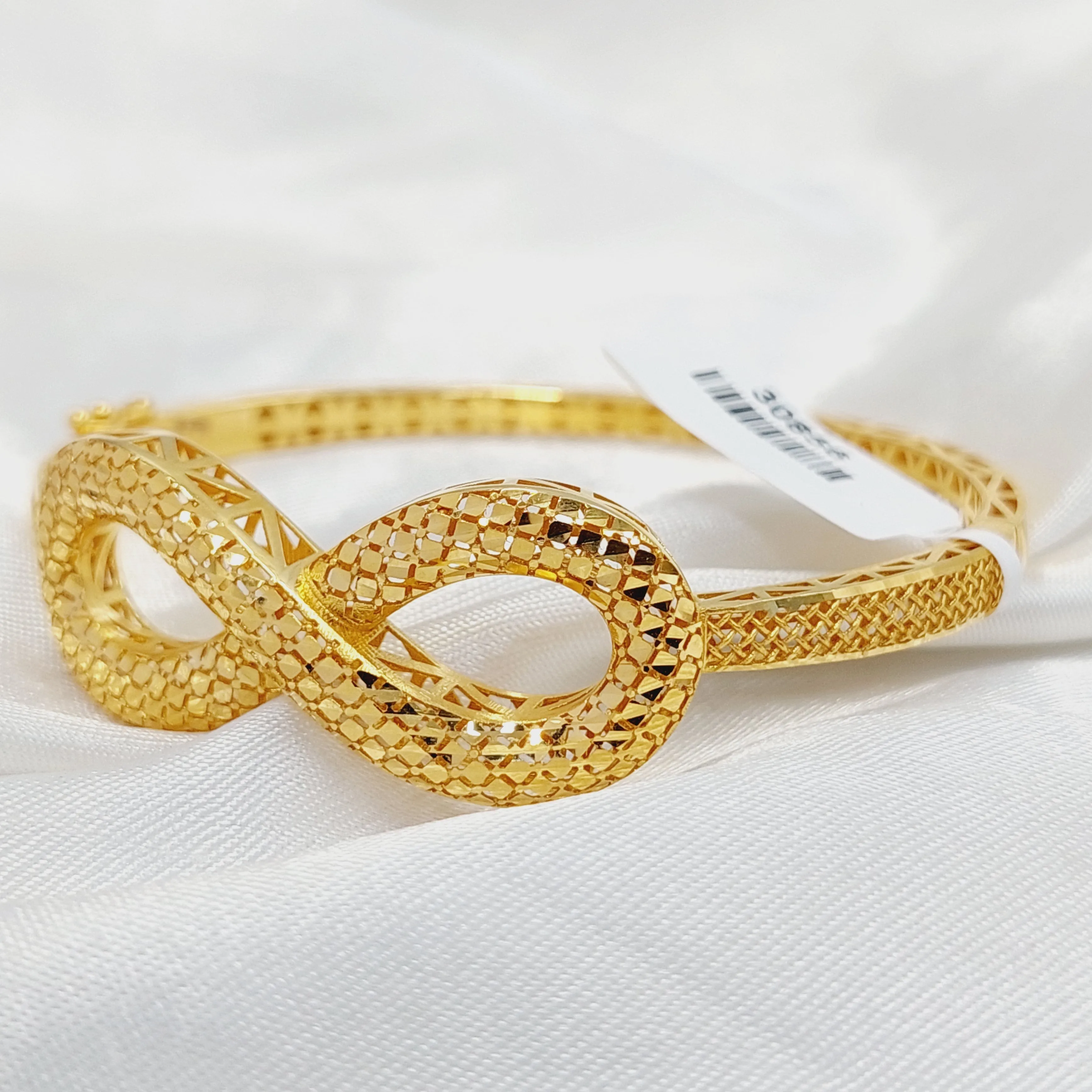 Deluxe Infinite Bangle Bracelet