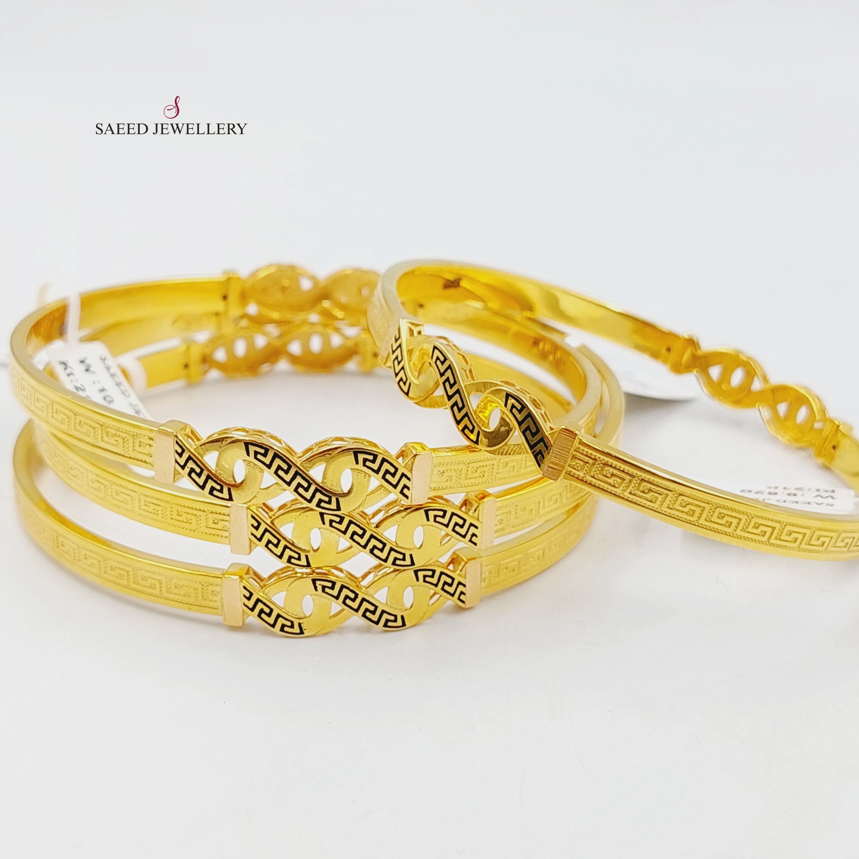 Enameled Virna Bangle