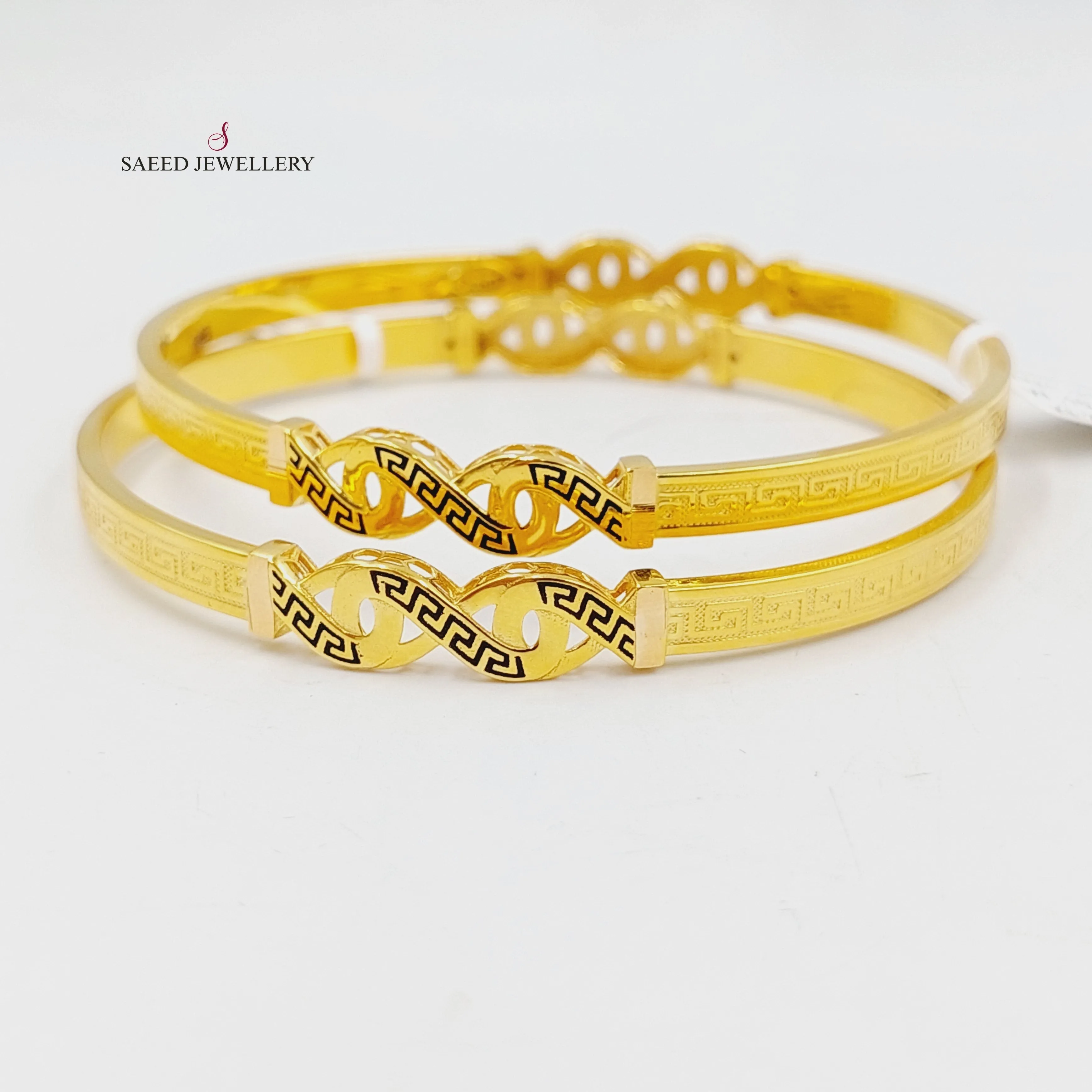 Enameled Virna Bangle