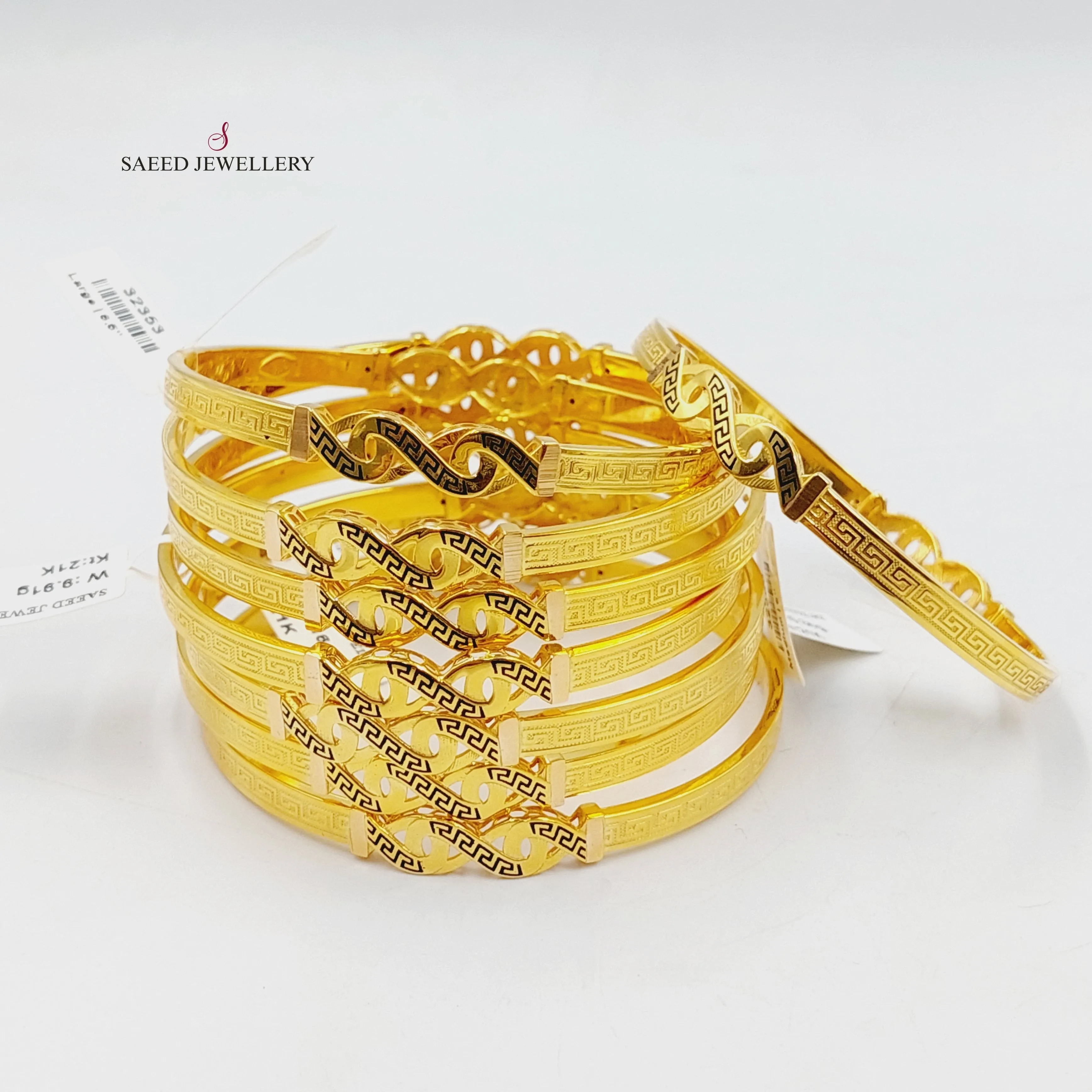 Enameled Virna Bangle