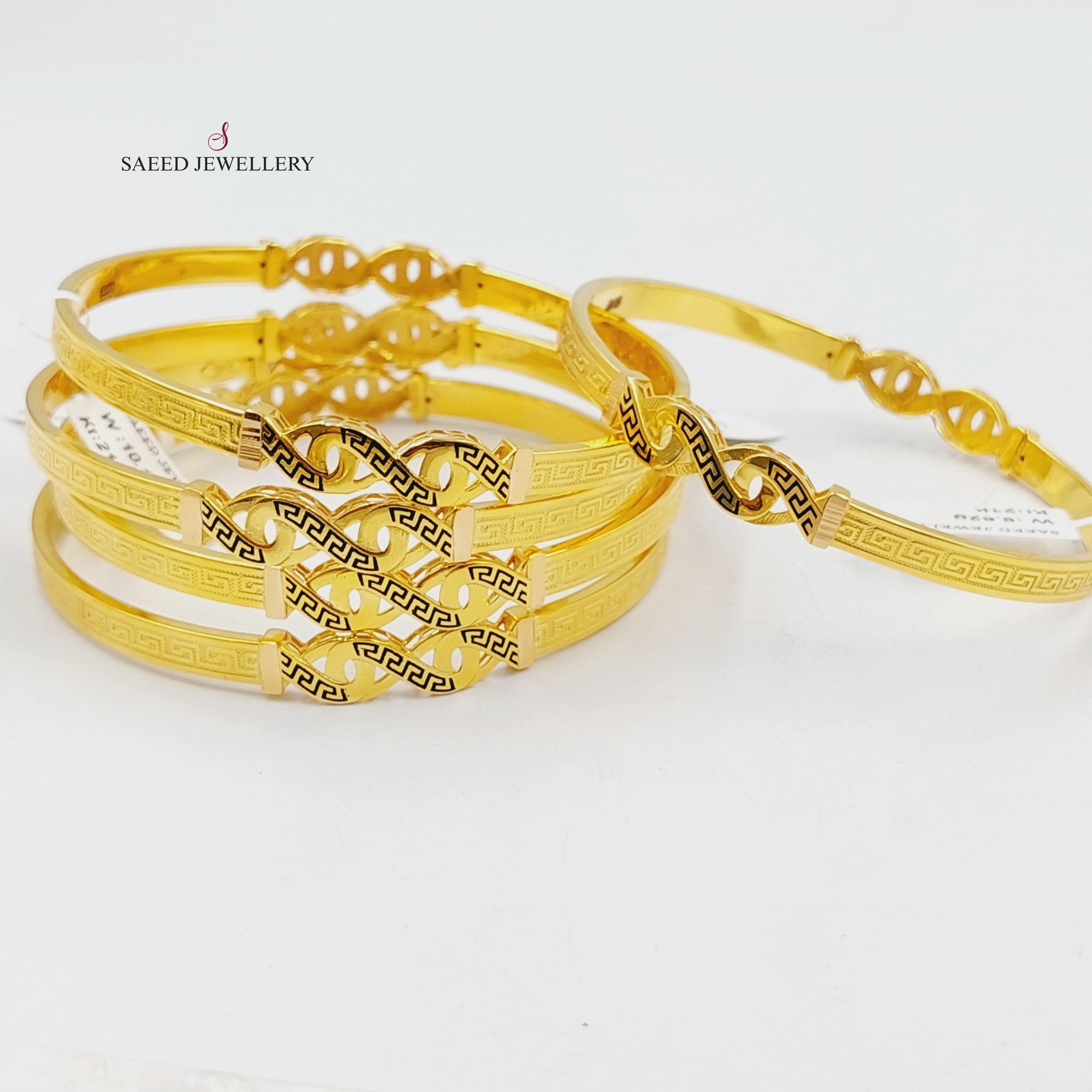 Enameled Virna Bangle