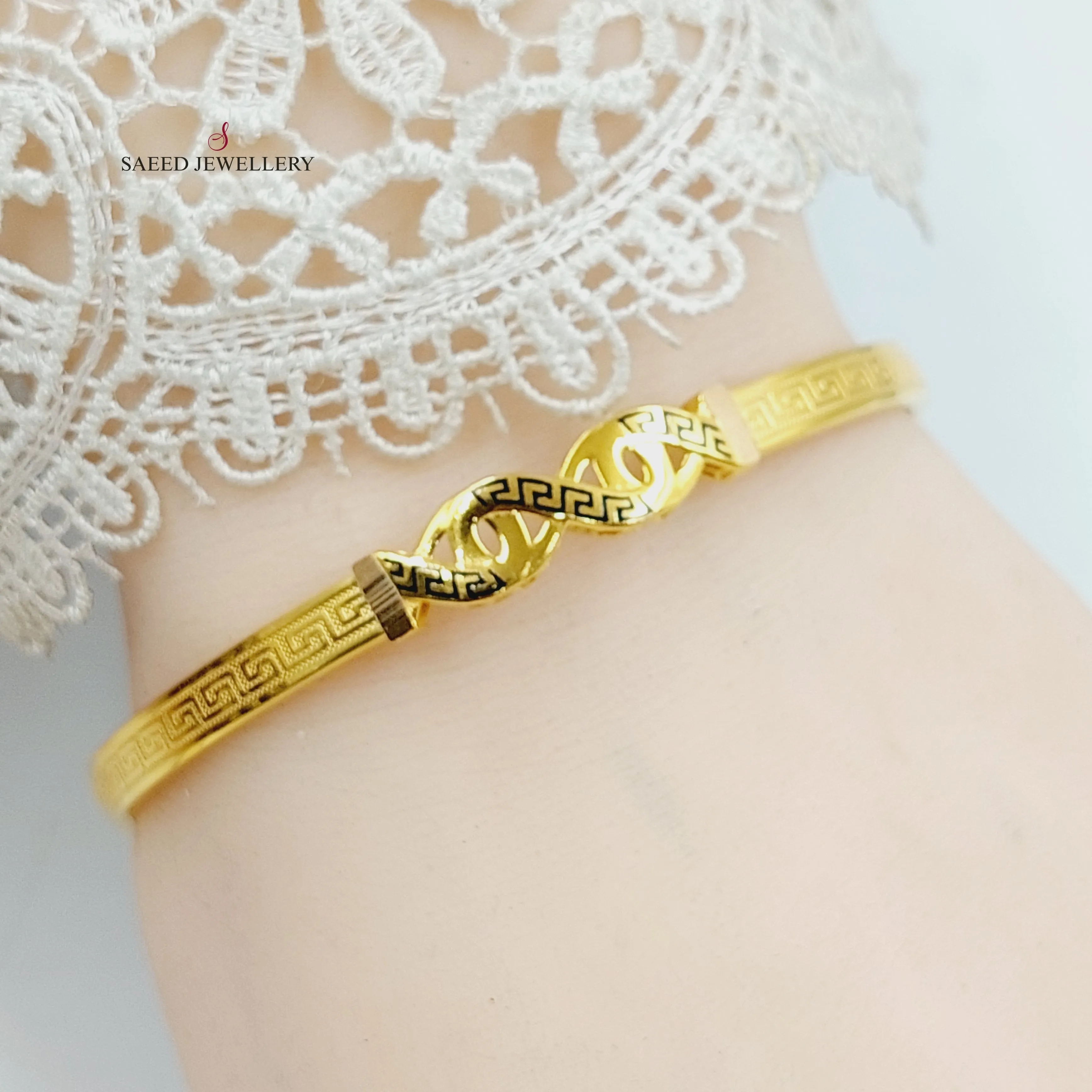 Enameled Virna Bangle
