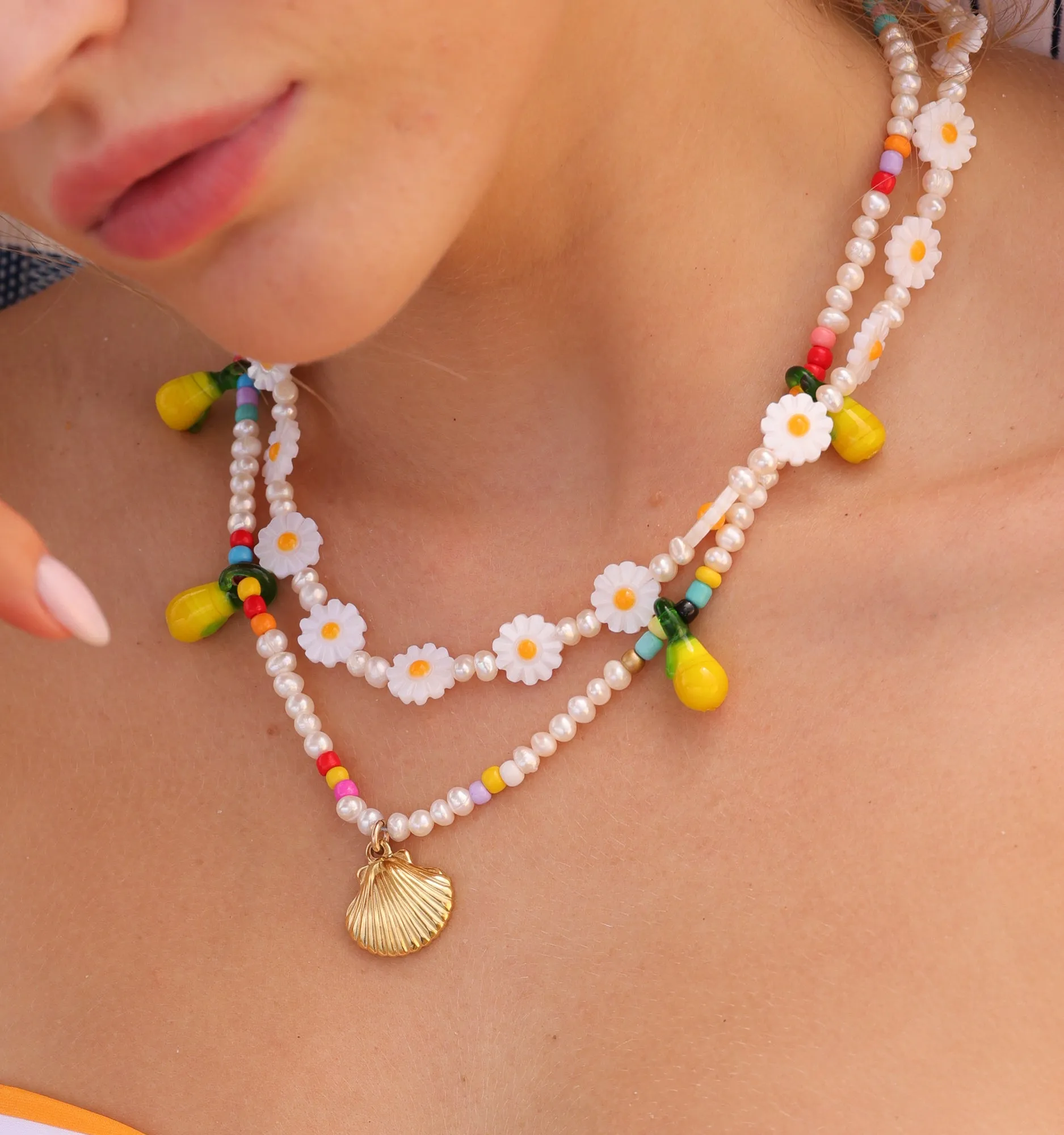 White Daisy Necklace